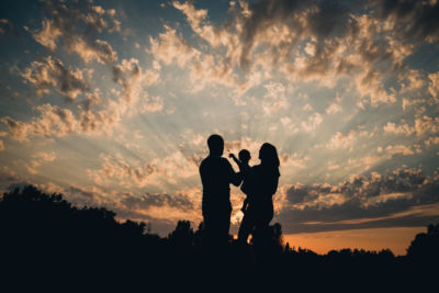 Photo des parents et de leur fille en ombre chinoise Photo originale famille toulouse ombre