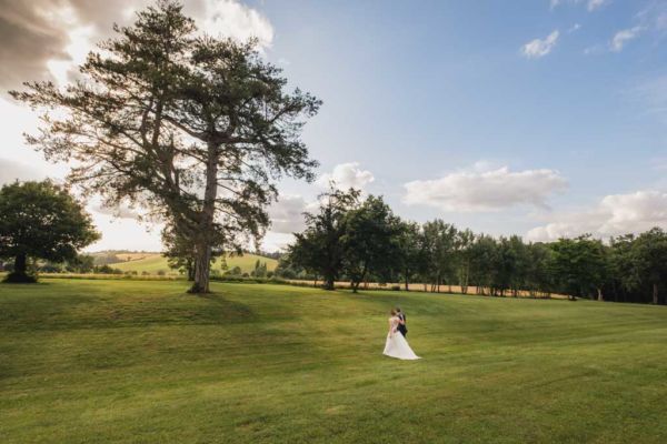 Balade des jeunes mariés Séance des photos du couple